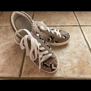 Vici Encore Embossed Snakeskin Sneakers Size 8.5
